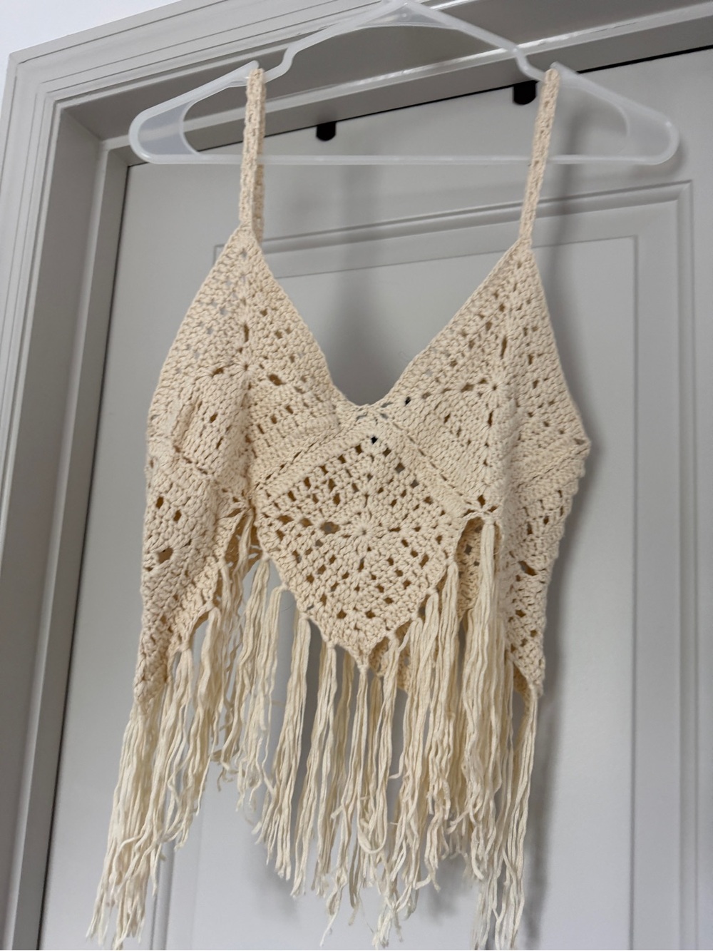 Lulu's Cream Crochet Fringe top - Picture 3 of 3